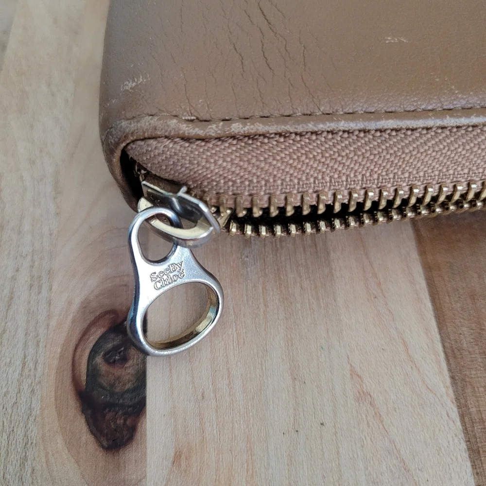 Zip-around Tan Leather Wallet With Gold Tone Zipper And Bow, See by Chloe - Picture 9 of 10